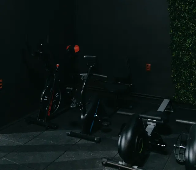 Aparate cardio și de forță în sala noastră privată